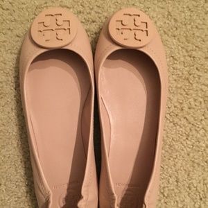 Tory Burch 7 Minnie NIB Nude Color (Goan Sand)